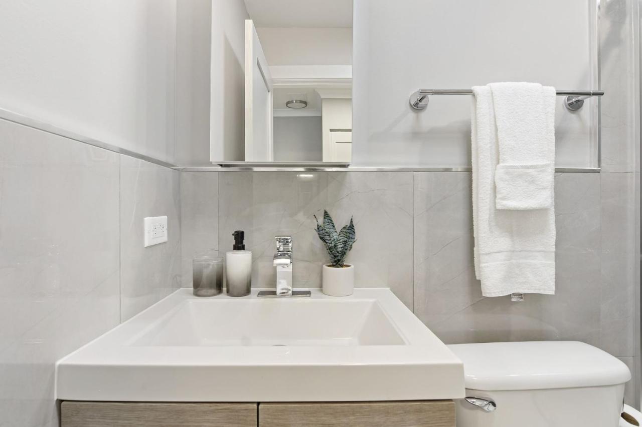 Sophisticated Studio Apartment With Modern Kitchen - Oakdale Od2 Rep Чикаго Екстер'єр фото